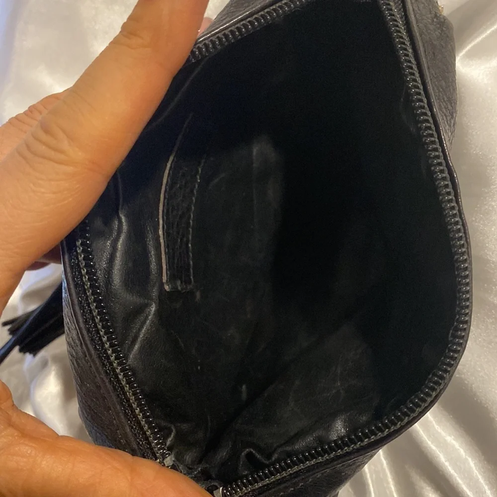 BRACCIALINI VINTAGE LEATHER CROSSOVER BAG WITH EMBEZZLEMENT